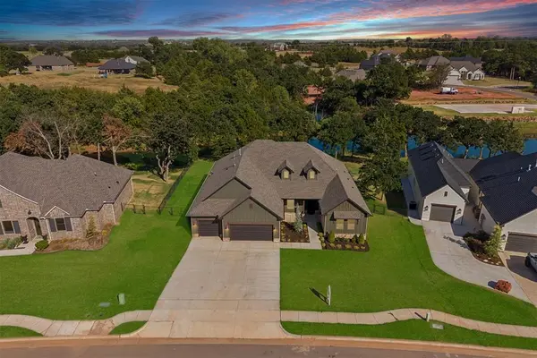 8110 Goldfinch DR, Guthrie, OK 73044