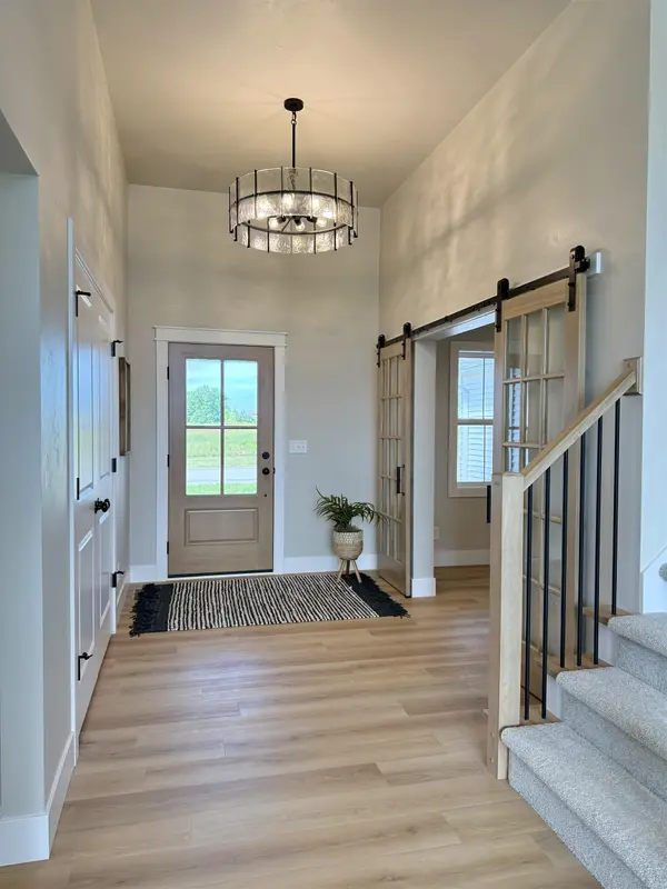 4190 N ROSE MEADOW LN, Grand Chute, WI 54913