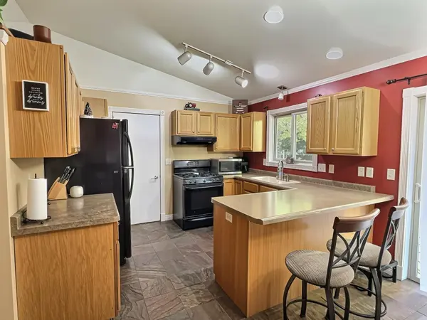 3850 HARVEST CT, Oshkosh, WI 54901