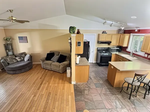 3850 HARVEST CT, Oshkosh, WI 54901