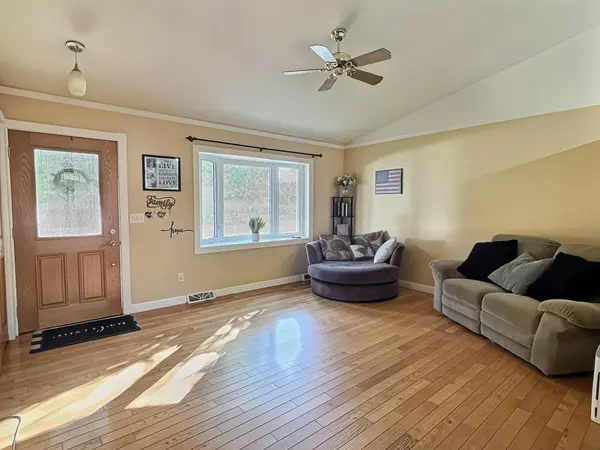 3850 HARVEST CT, Oshkosh, WI 54901