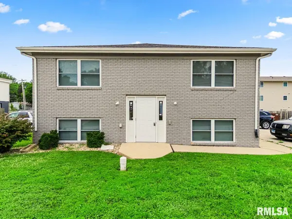 202-204 Lindell DR, Normal, IL 61761