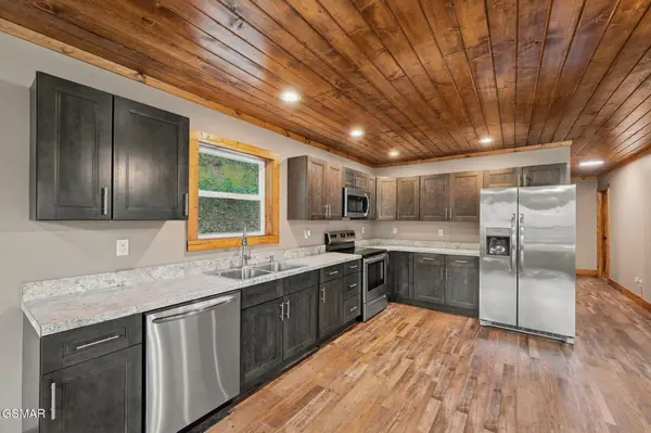 2912 Kettle Creek Way, Sevierville, TN 37876