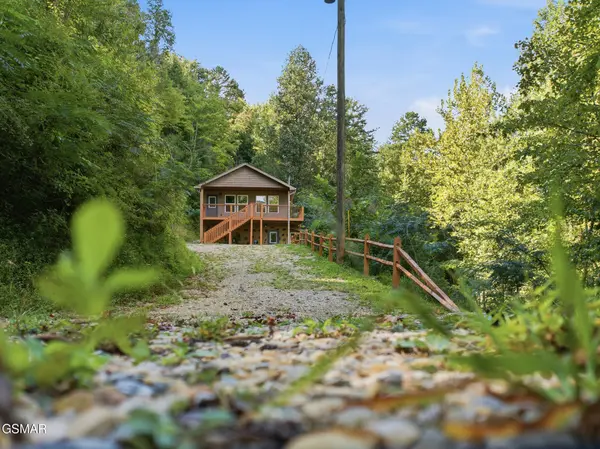 2912 Kettle Creek Way, Sevierville, TN 37876