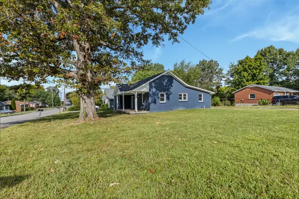 122 22nd Ave #E, Springfield, TN 37172