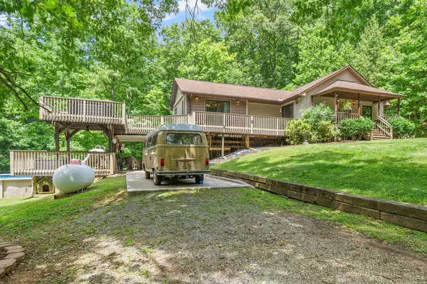 1844 Hogue Rd, Clarksville, TN 37040