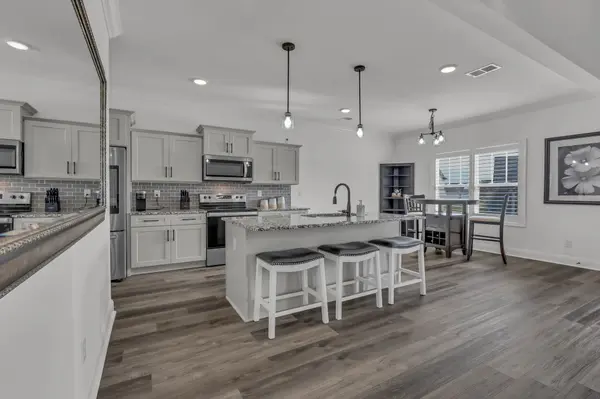 577 Dexter Dr, Clarksville, TN 37043