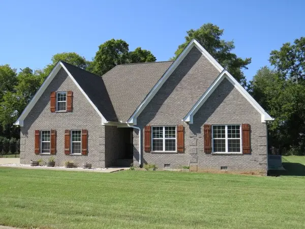 135 Stonecreek Dr, Pulaski, TN 38478