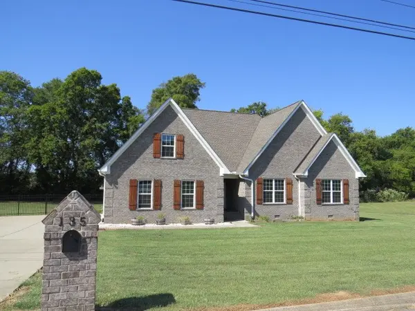 135 Stonecreek Dr, Pulaski, TN 38478
