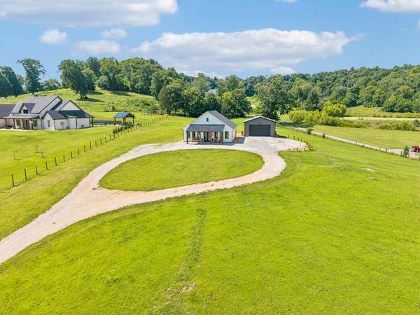 1574 Roy Sellers Rd, Columbia, TN 38401