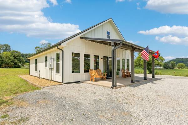 1574 Roy Sellers Rd, Columbia, TN 38401
