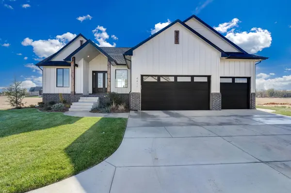 4411 N Grey Meadows Ct, Maize, KS 67101