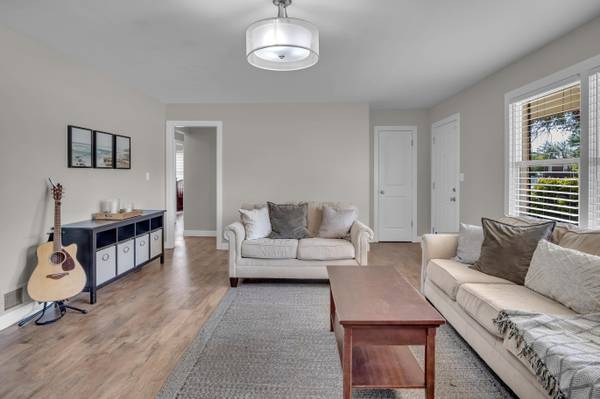412 SE 11th St., Newton, KS 67114