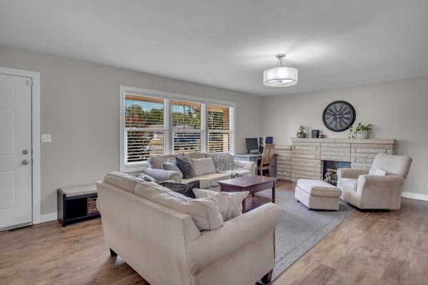 412 SE 11th St., Newton, KS 67114