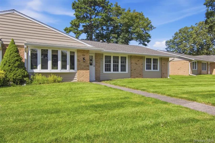 299 Cardiff CT #B, Ridge, NY 11961