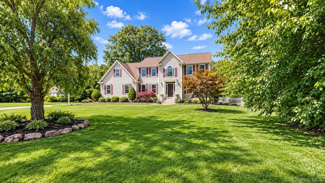 46 Craig LN, Dover Plains, NY 12522