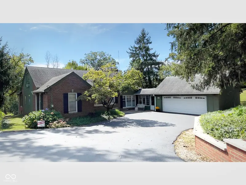 6240 Azure LN, Indianapolis, IN 46220