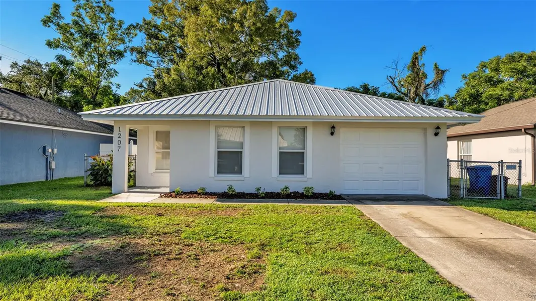 1207 NE 6TH ST, Mulberry, FL 33860