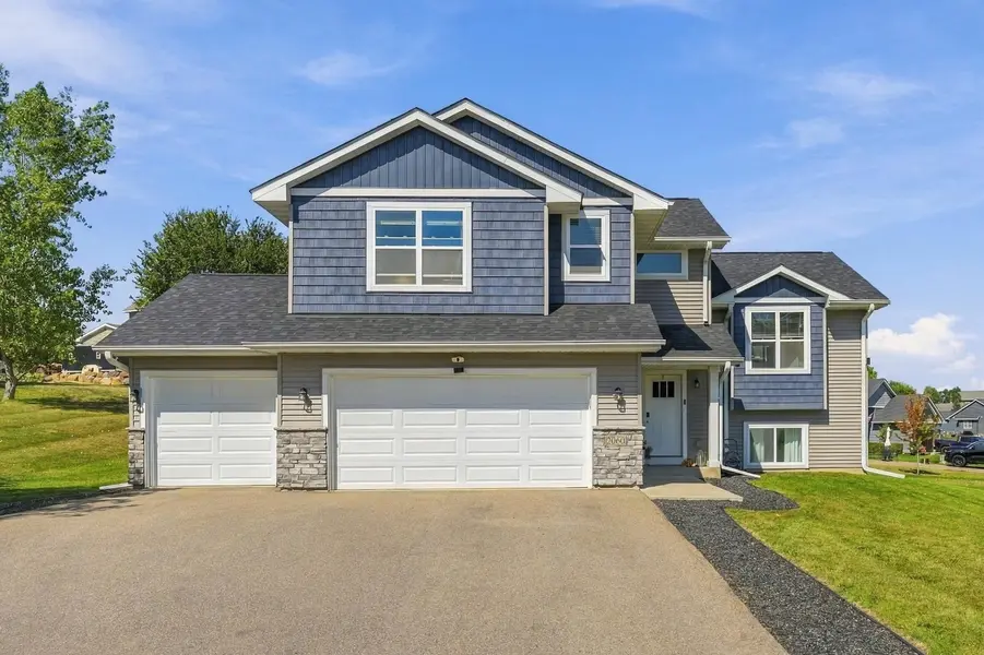 2060 Pleasant DR, Prescott, WI 54021