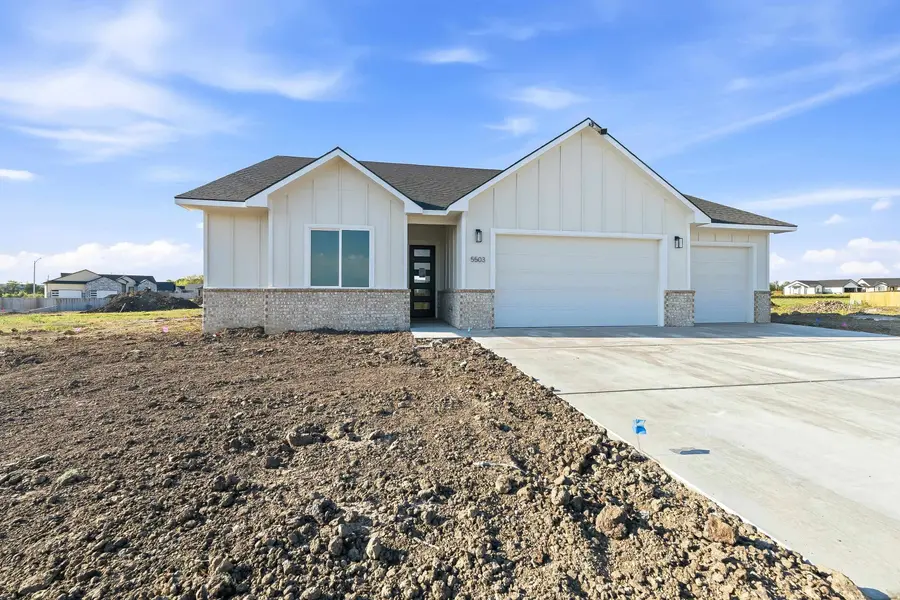 5503 N Toben Ct, Bel Aire, KS 67226