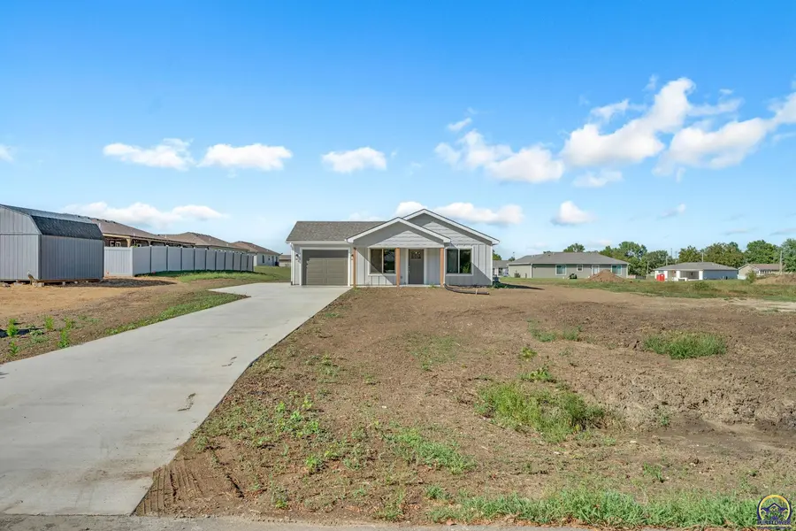 732 W North ST, Carbondale, KS 66414