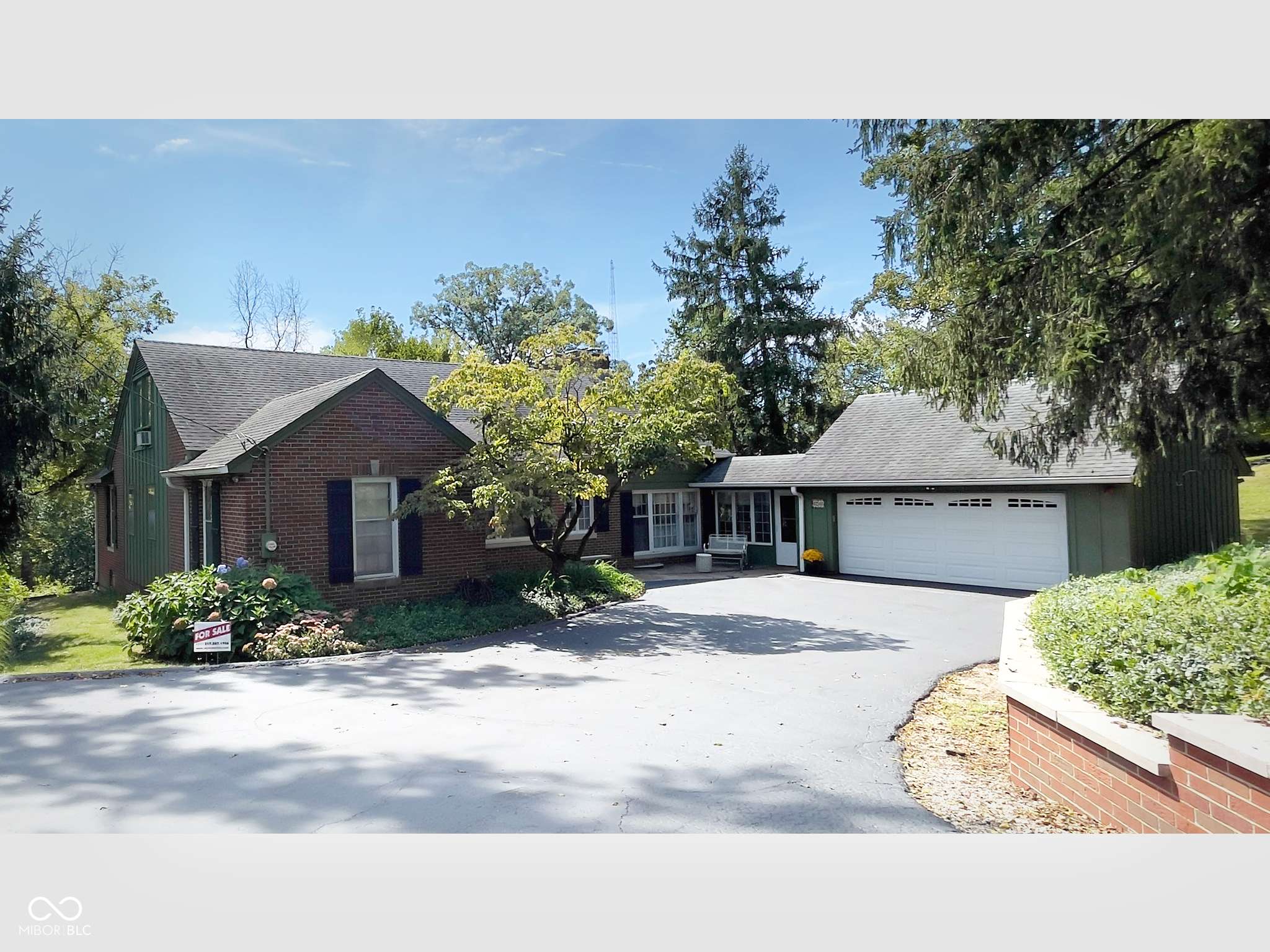 6240 Azure LN, Indianapolis, IN 46220