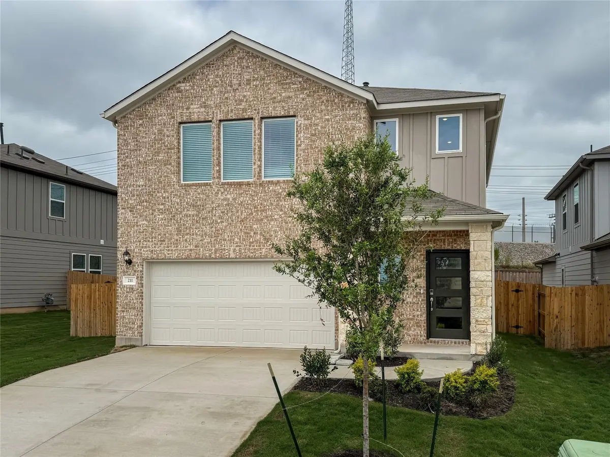 211 Mad Pupper DR, Buda, TX 78610