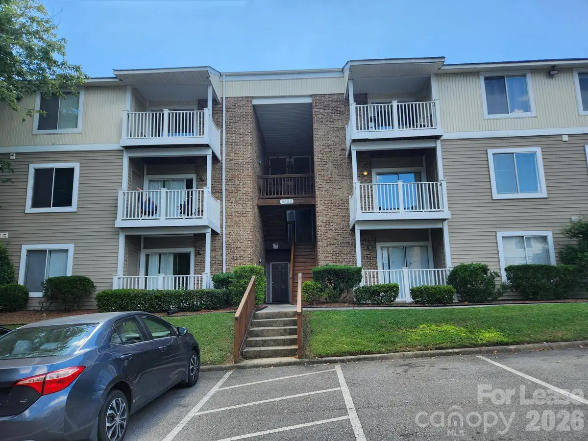 9523 University Terrace DR, Charlotte, NC 28262