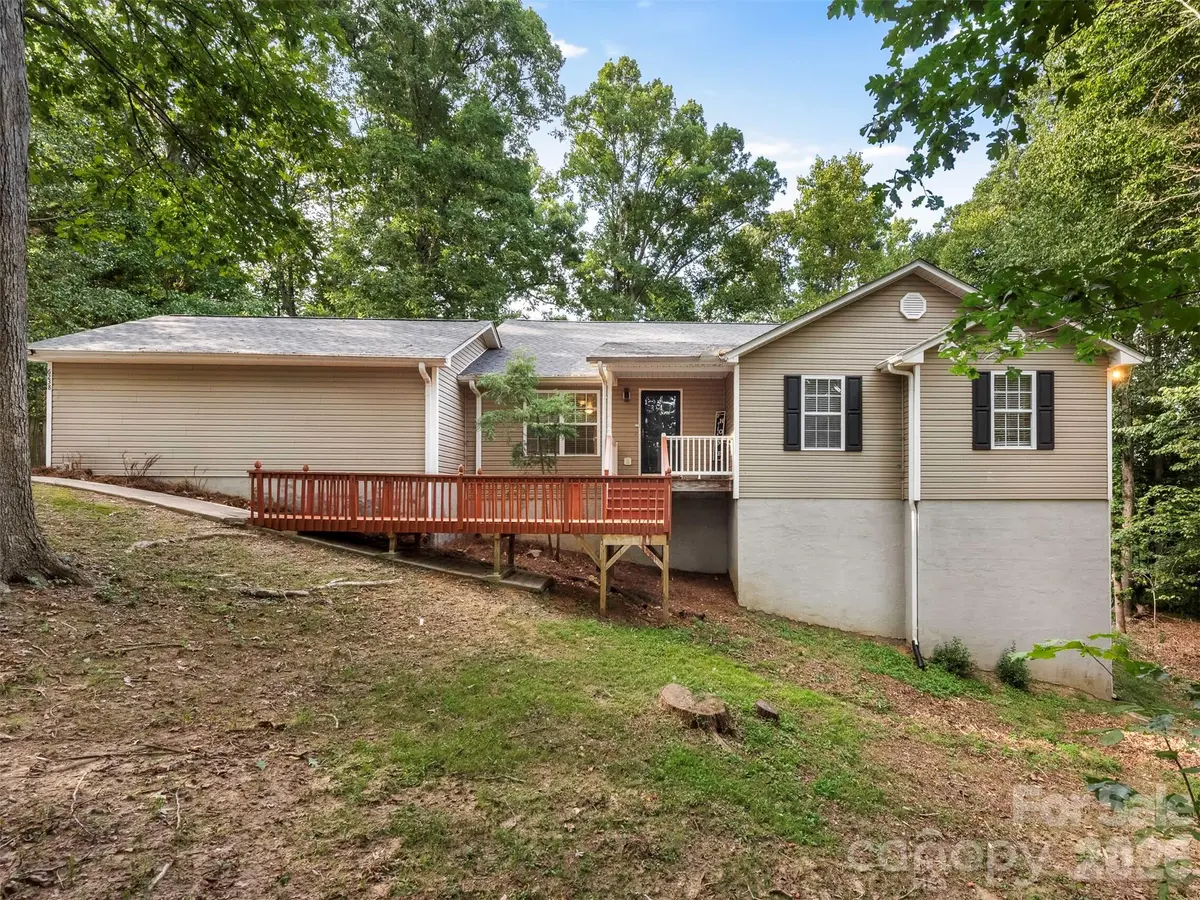 6238 King George DR, Charlotte, NC 28213