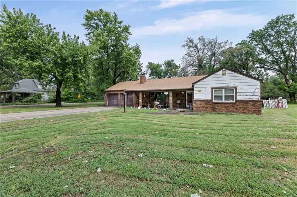 1109 N Kentucky ST, Iola, KS 66749