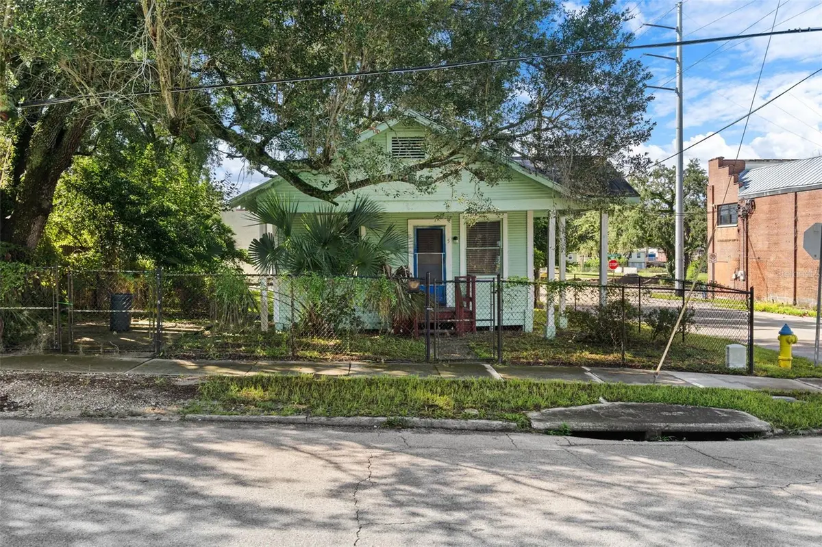 915 E SITKA ST, Tampa, FL 33604