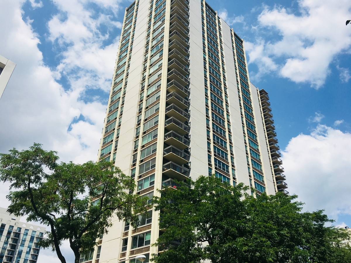 1255 N Sandburg TER #2403, Chicago, IL 60610