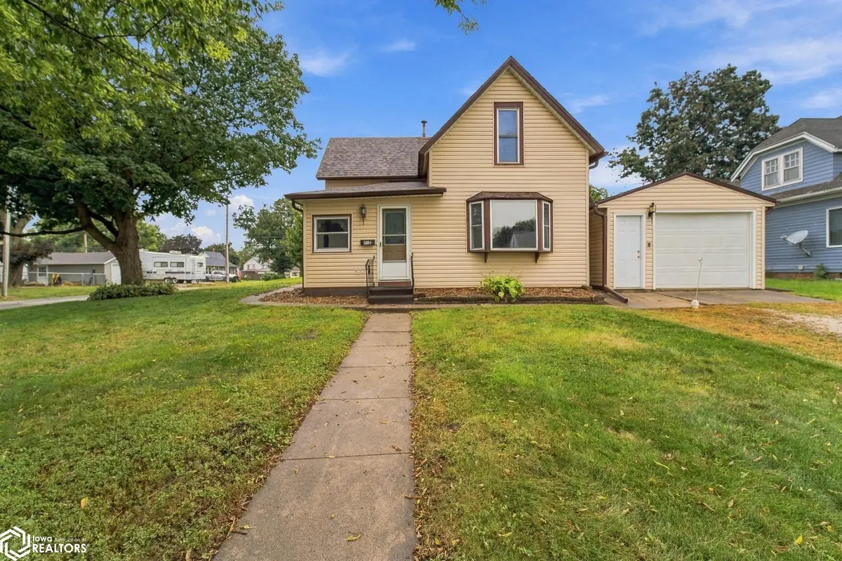 602 8th ST, Nevada, IA 50201