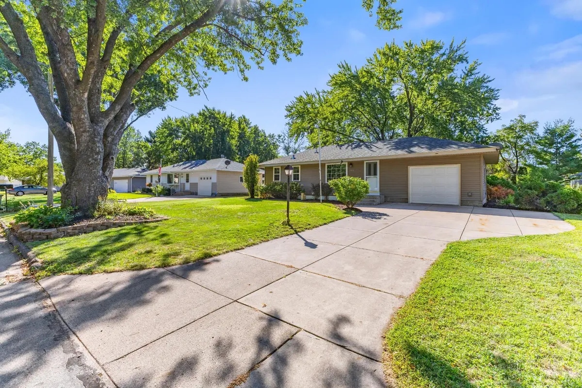 10913 Washington ST NE, Blaine, MN 55434