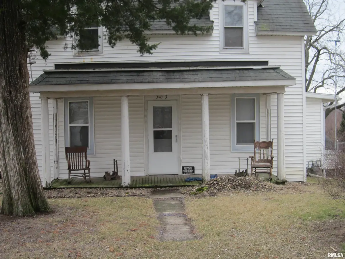303 W MARKET ST, Forest City, IL 61532-0000