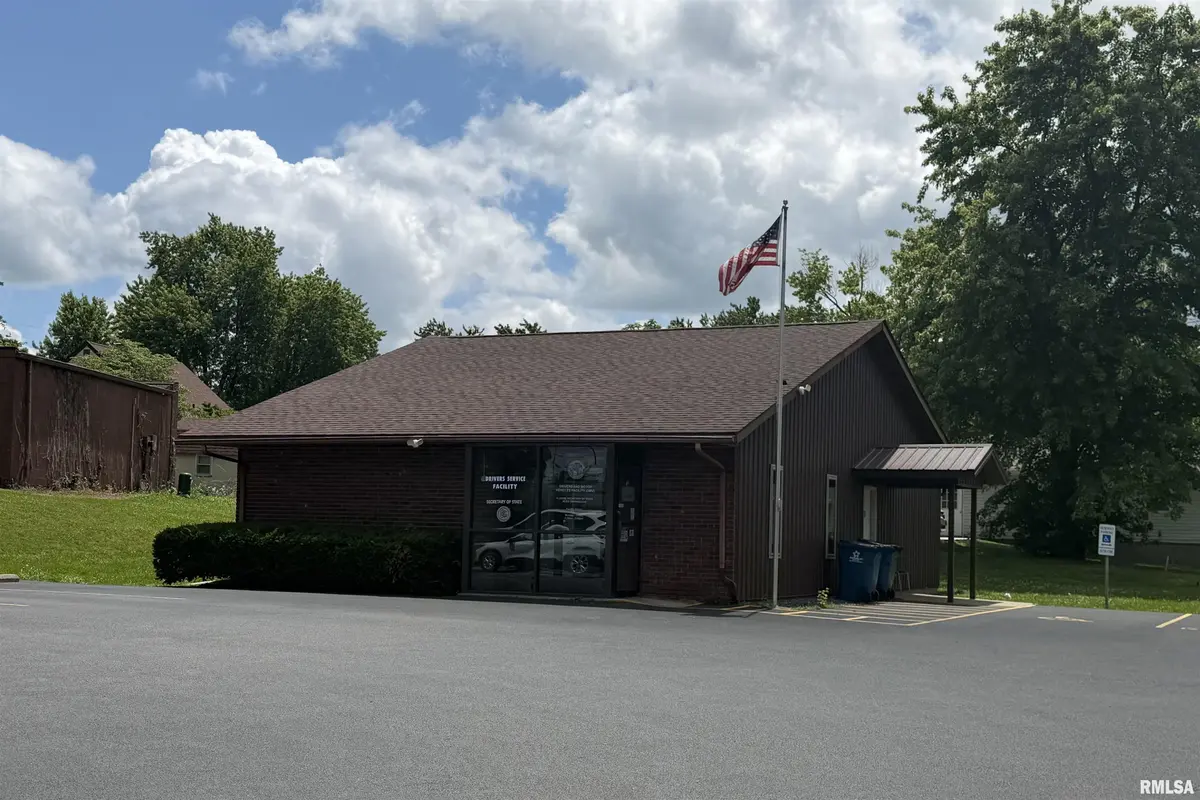 101 Transcraft DR, Anna, IL 62906