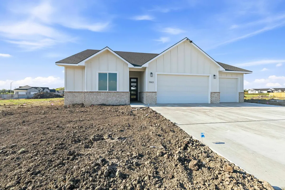 5503 N Toben Ct, Bel Aire, KS 67226