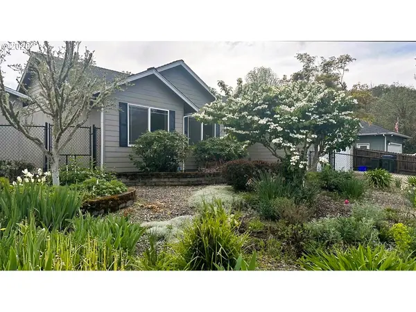 2409 SE CHINABERRY AVE, Roseburg, OR 97470