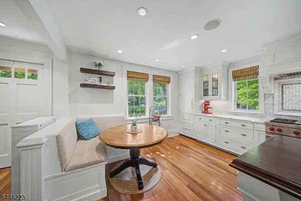 1 Warwick Rd, Mountain Lakes Boro, NJ 07046