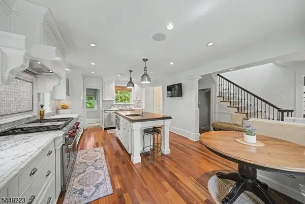 1 Warwick Rd, Mountain Lakes Boro, NJ 07046