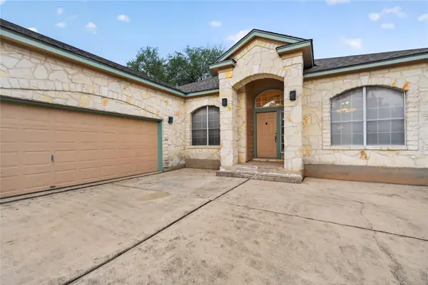 8700 Neider DR, Austin, TX 78749
