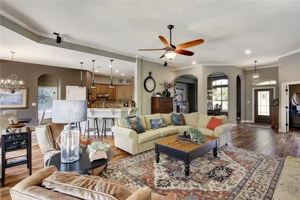 300 High Plains DR, Dripping Springs, TX 78620