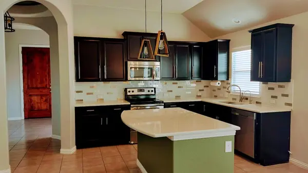 1000 Farm House CV, Hutto, TX 78634