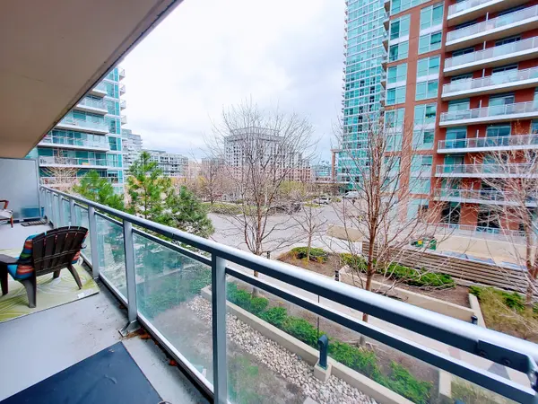 100 Western Battery RD #203, Toronto C01, ON M6K 3S2