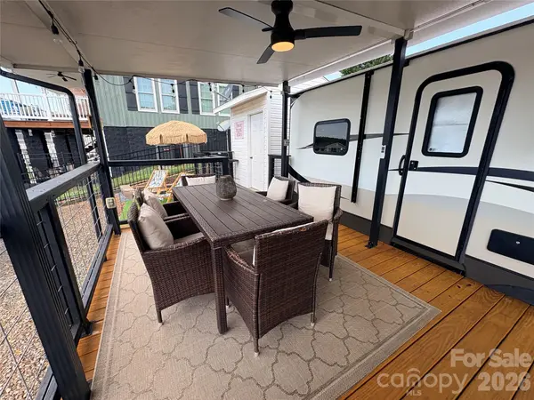 221 Grand View DR, New London, NC 28127