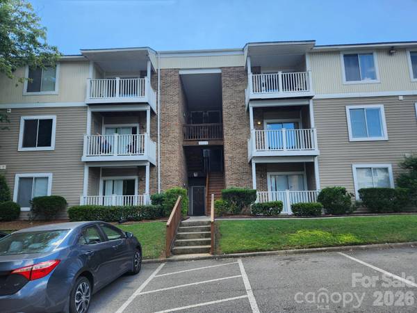 9523 University Terrace DR #H, Charlotte, NC 28262
