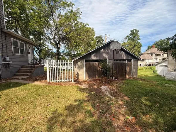 515 T ST, Atchison, KS 66002