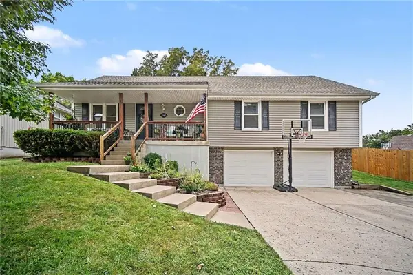 1307 SW 24th ST, Blue Springs, MO 64015
