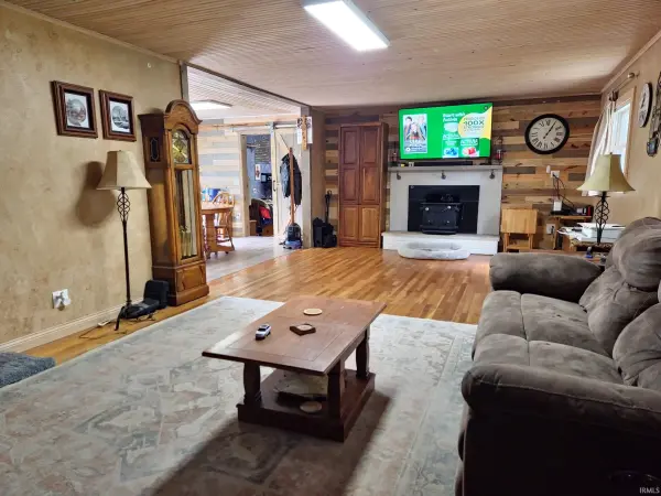 452 W 14th ST, Peru, IN 46970