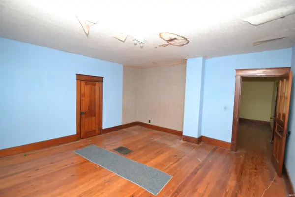 1606 N County Road 1350 ***, Kempton, IN 46049-9613